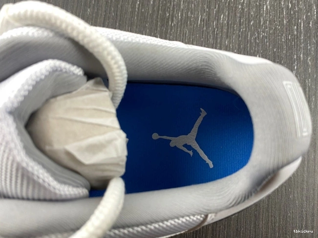 Reps TBkick Air Low Jordan Cement 11 AV2187-140 Grey 0701